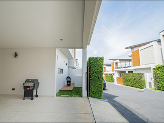 Villa zum Kauf mit 5 Zimmer in Thalang, Phuket
