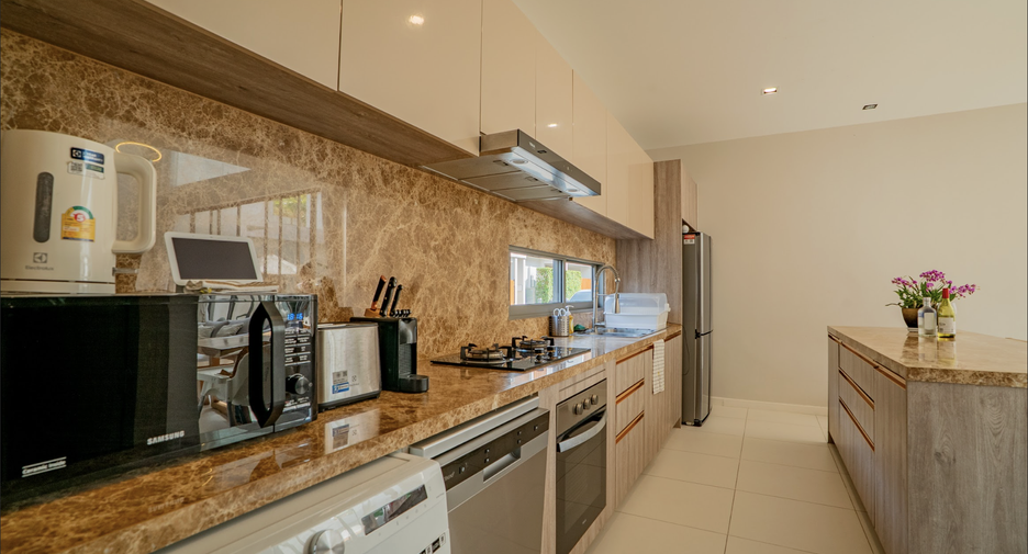 For sale 5 bedrooms villa in Thalang, Phuket