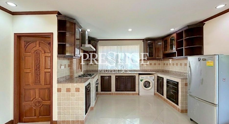 For rent 5 bedrooms house in Bang Lamung, Chonburi