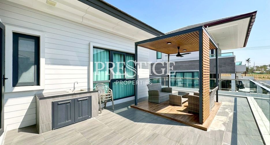 For sale 4 bedrooms house in Bang Lamung, Chonburi