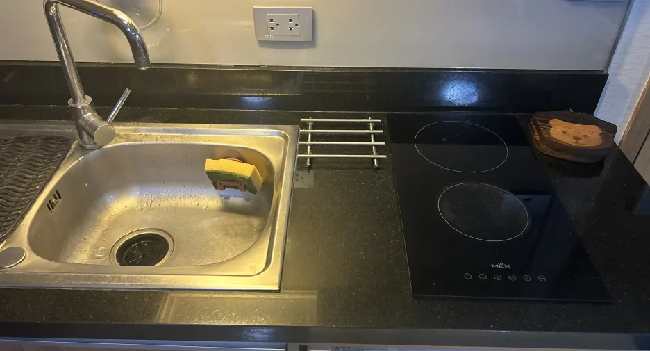 For rent 2 bedrooms condo in Watthana, Bangkok