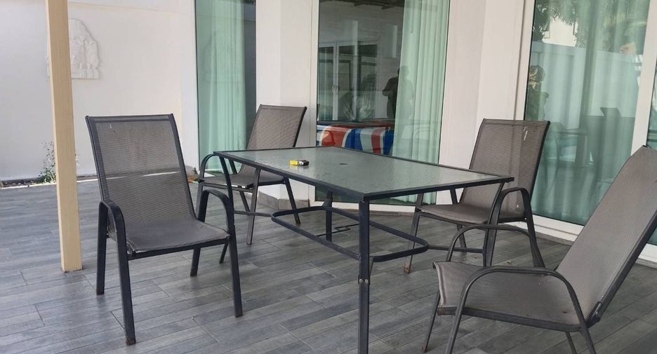 For sale and for rent 4 bedrooms villa in Bang Lamung, Chonburi