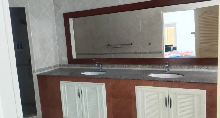 For sale and for rent 4 bedrooms villa in Bang Lamung, Chonburi