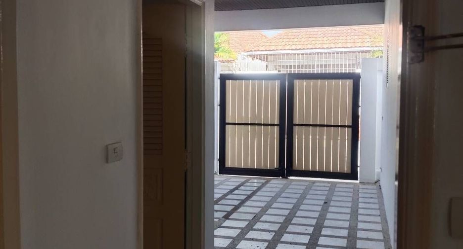 For sale and for rent 4 bedrooms villa in Bang Lamung, Chonburi
