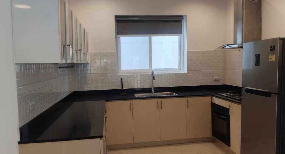 For sale and for rent 4 bedrooms villa in Bang Lamung, Chonburi