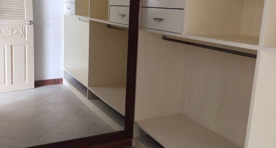 For sale and for rent 4 bedrooms villa in Bang Lamung, Chonburi
