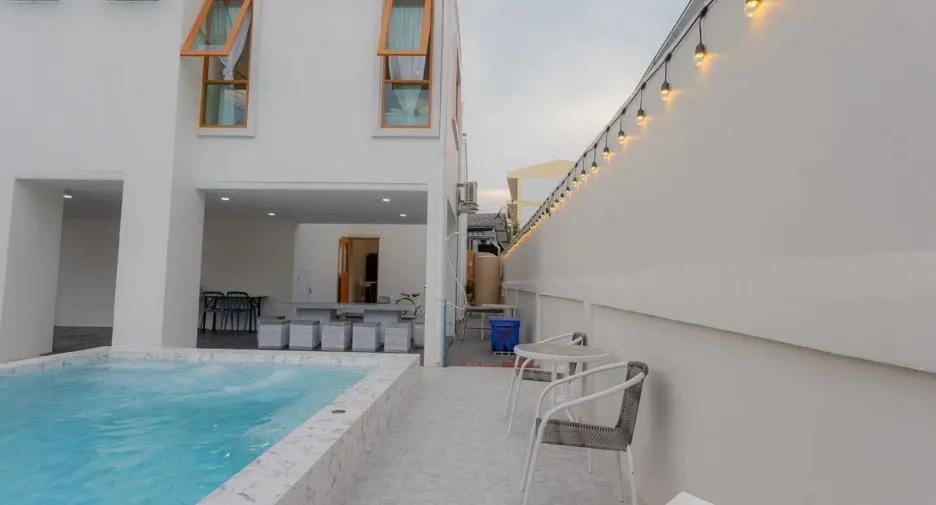 For rent 4 bedrooms villa in Hua Hin, Prachuap Khiri Khan