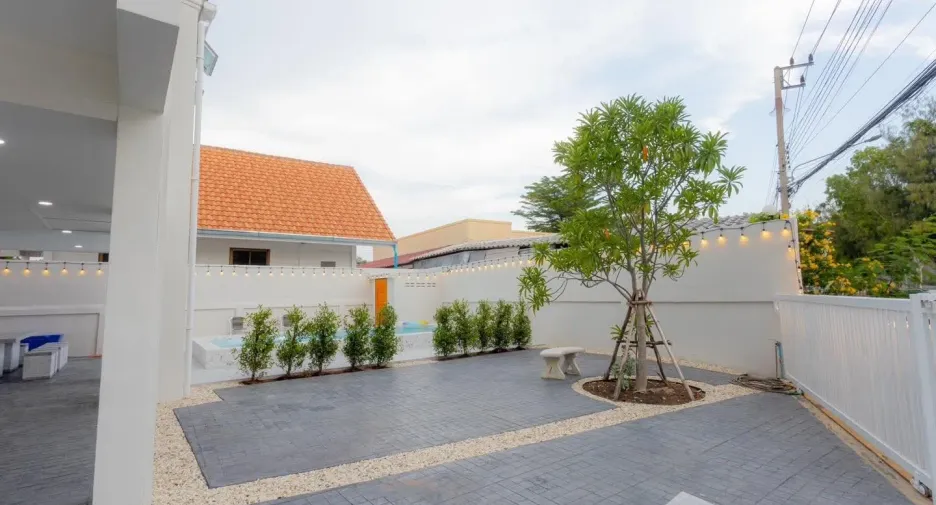 For rent 4 bedrooms villa in Hua Hin, Prachuap Khiri Khan