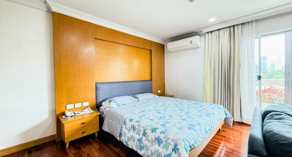 For rent 3 bedrooms condo in Watthana, Bangkok