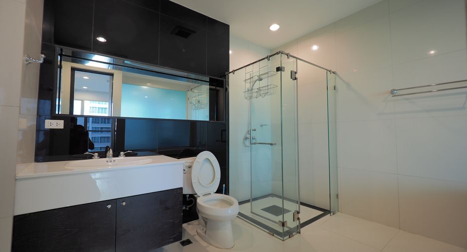 For rent 1 bed condo in Pathum Wan, Bangkok