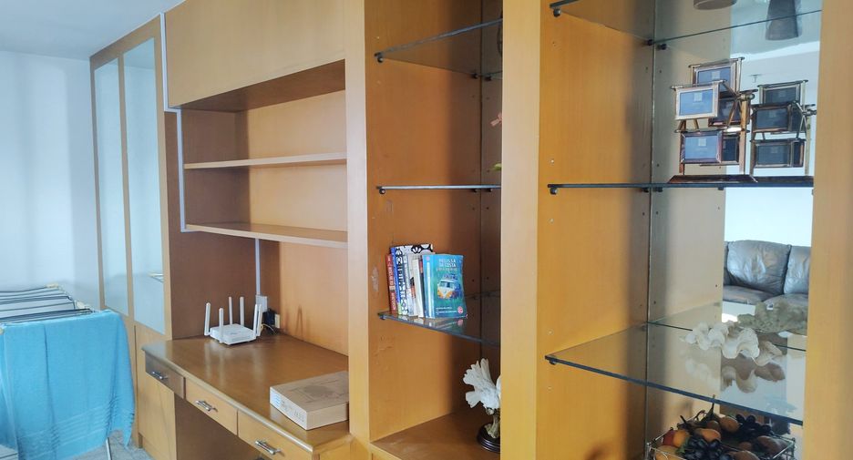 For rent 3 bedrooms condo in Phra Khanong, Bangkok
