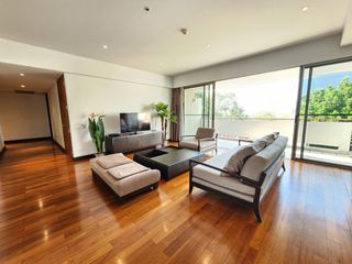 For rent 3 bedrooms condo in Pathum Wan, Bangkok