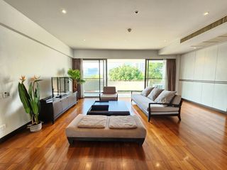 For rent 3 bedrooms condo in Pathum Wan, Bangkok