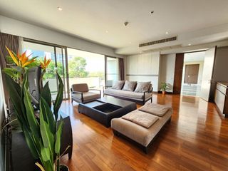 For rent 3 bedrooms condo in Pathum Wan, Bangkok