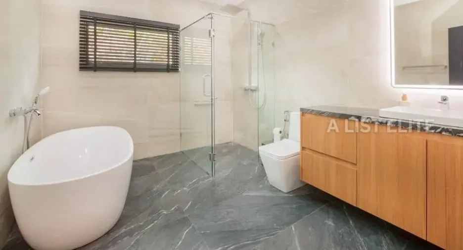 For rent 4 ベッドルーム house in Bang Lamung, Chonburi