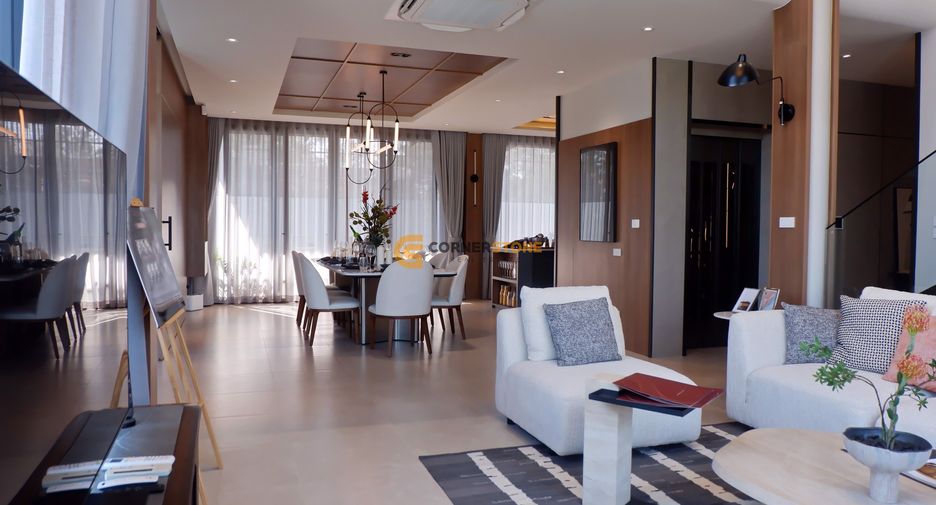 For sale 4 bedrooms house in Bang Lamung, Chonburi
