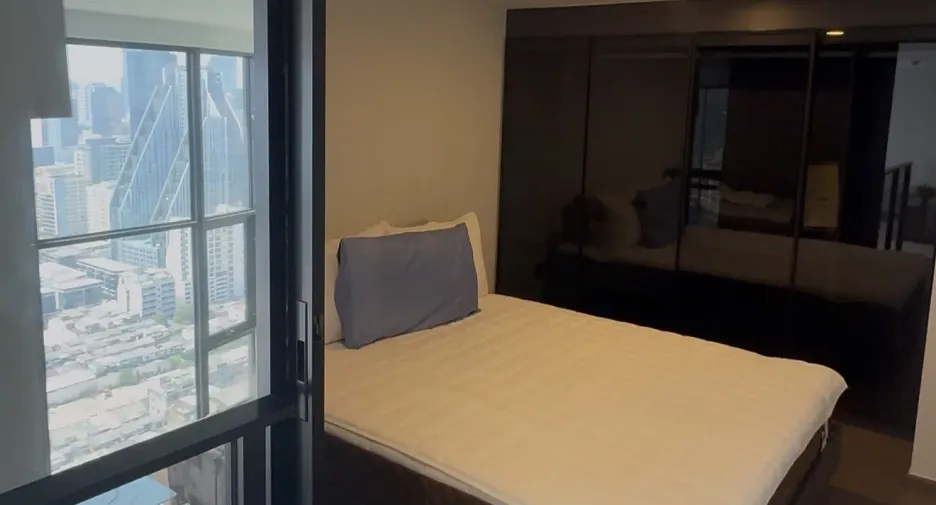 For rent 2 bedrooms condo in Bang Rak, Bangkok