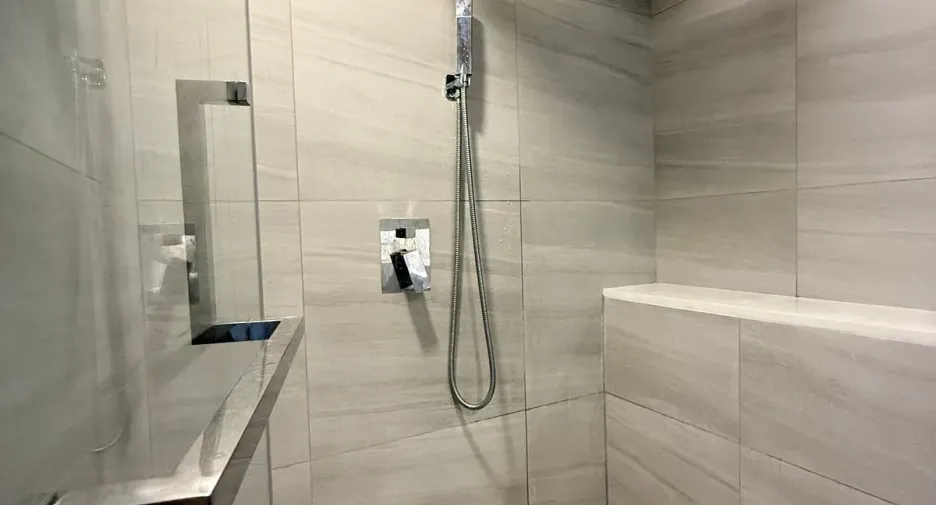 For rent 2 bedrooms condo in Bang Rak, Bangkok