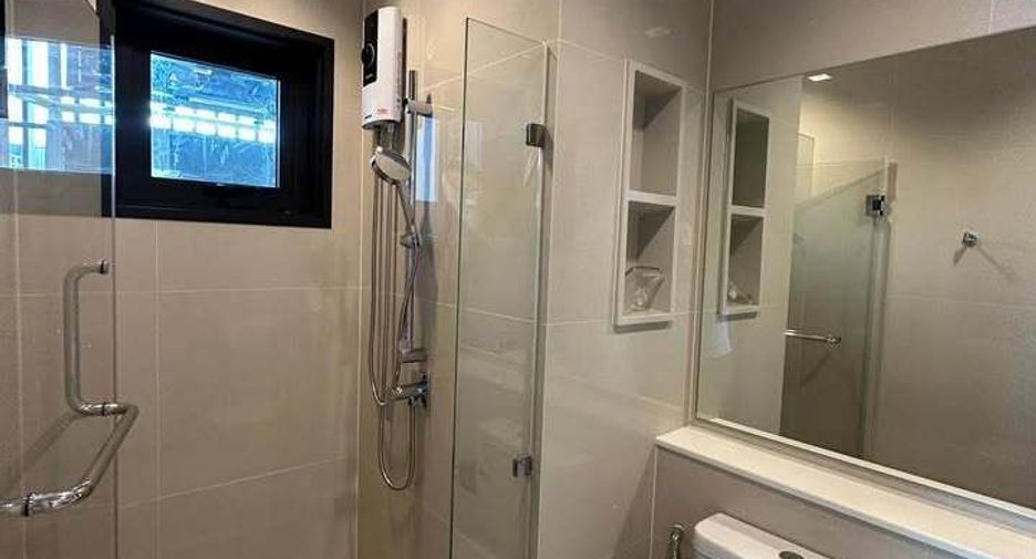 For rent 2 bedrooms condo in Thon Buri, Bangkok