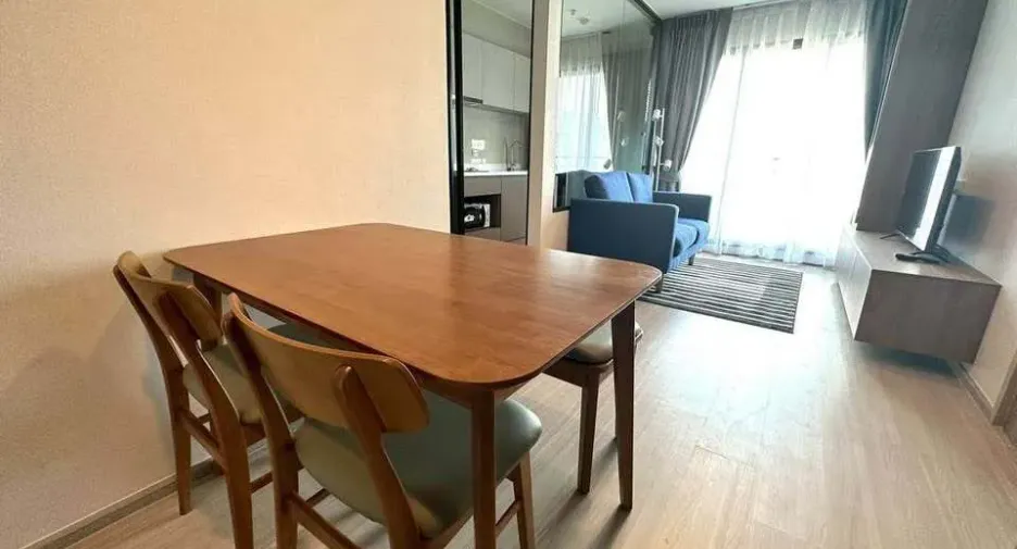 For rent 2 bedrooms condo in Thon Buri, Bangkok