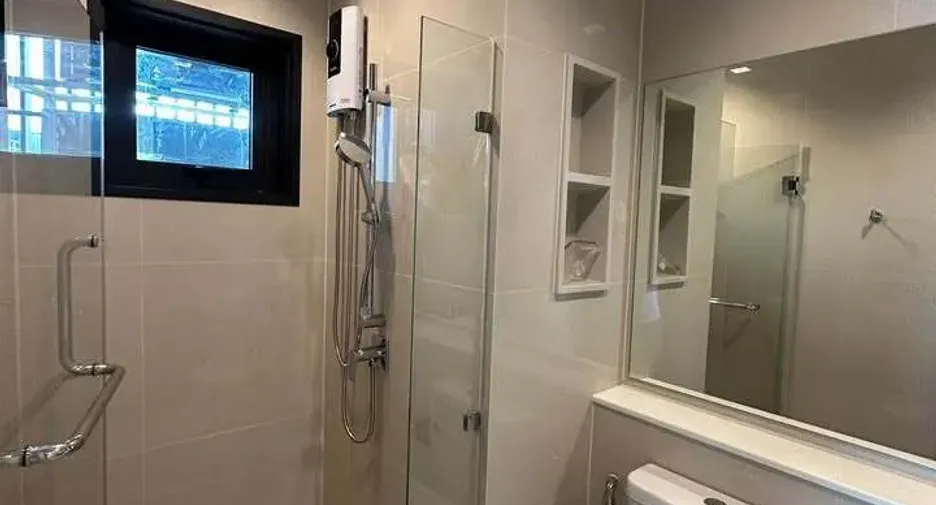 For rent 2 bedrooms condo in Thon Buri, Bangkok