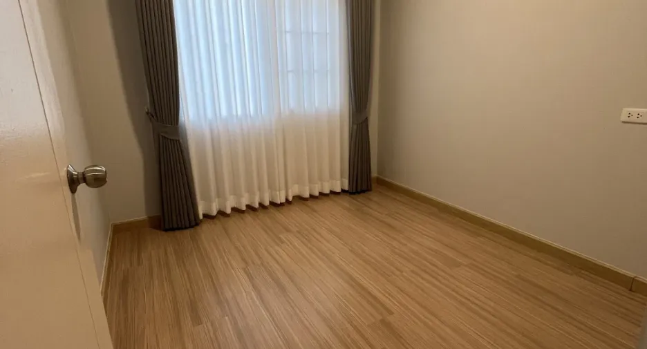 For rent 4 bedrooms house in Bang Phli, Samut Prakan