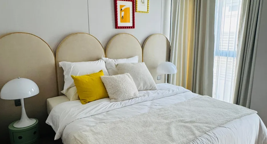 For rent 3 bedrooms condo in Huai Khwang, Bangkok