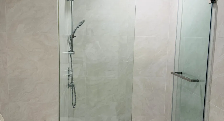For rent 3 bedrooms condo in Huai Khwang, Bangkok