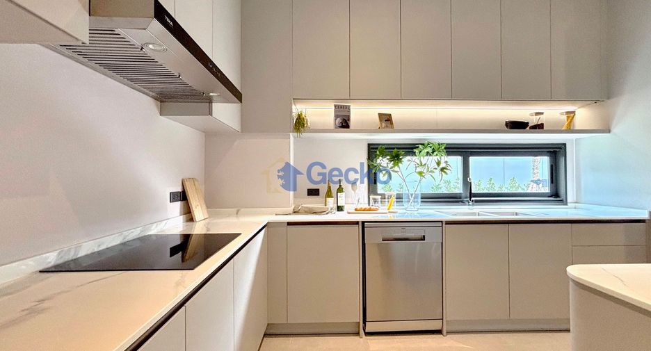 For sale 4 bedrooms house in Bang Lamung, Chonburi