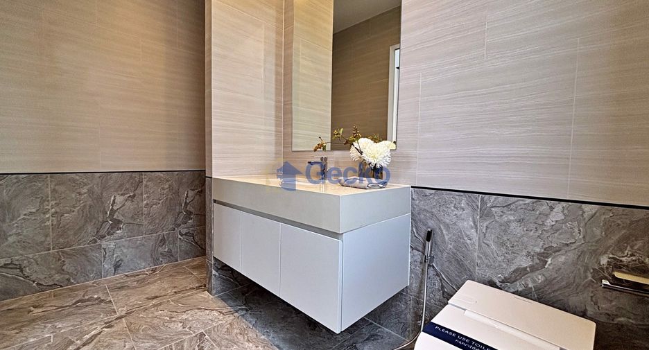 For sale 4 bedrooms house in Bang Lamung, Chonburi