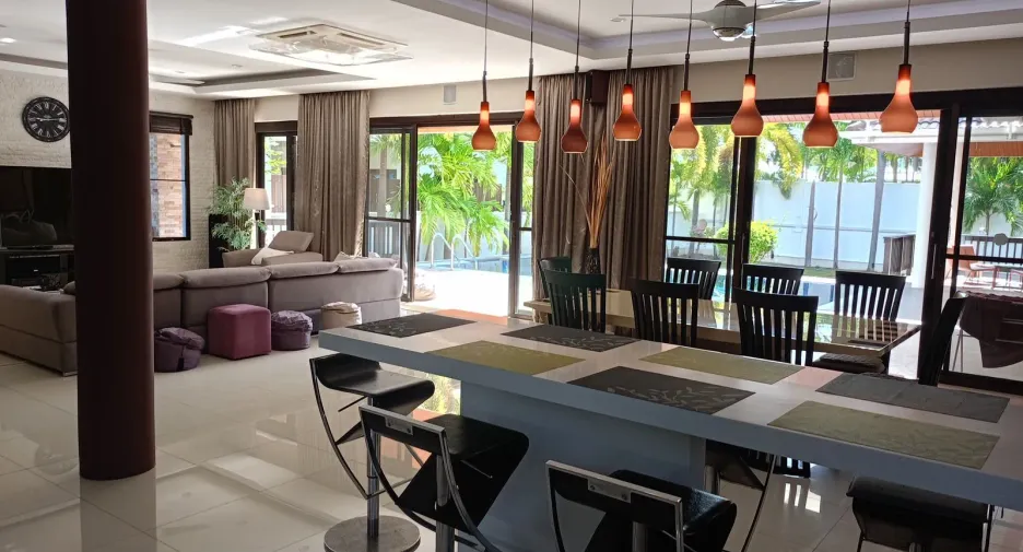 ให้เช่า 4 ห้องนอน วิลล่า ใน เมืองภูเก็ต, ภูเก็ต