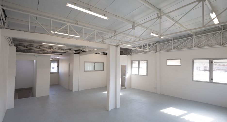 For rent office in Yan Nawa, Bangkok