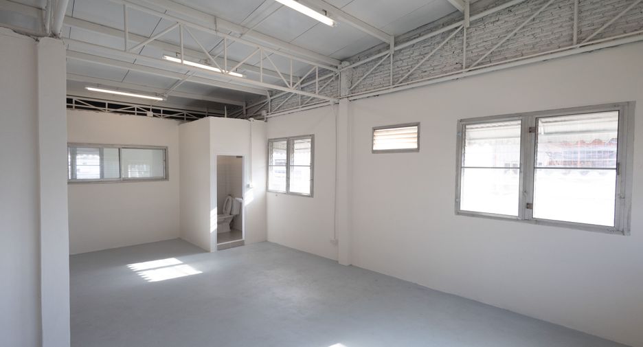 For rent office in Yan Nawa, Bangkok