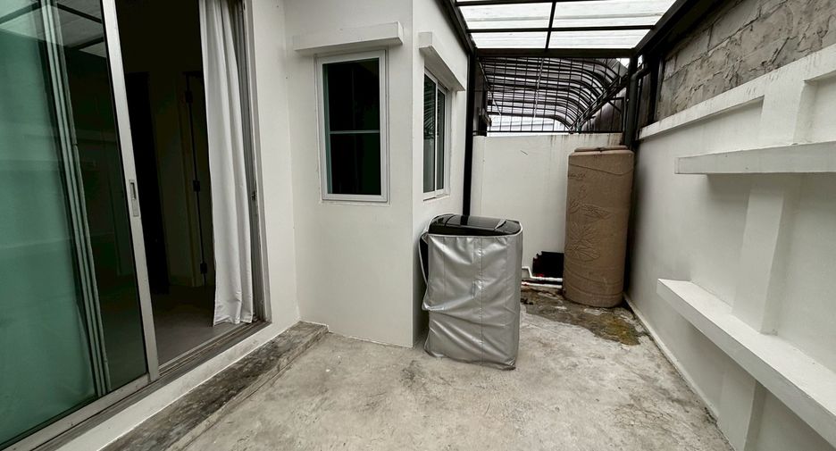 Продажа 3 спальни таунхаус в Суан Луанг, Бангкок