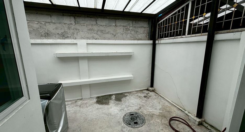 Продажа 3 спальни таунхаус в Суан Луанг, Бангкок