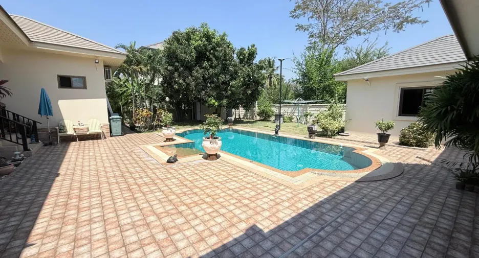 For sale 3 bedrooms villa in Cha Am, Phetchaburi
