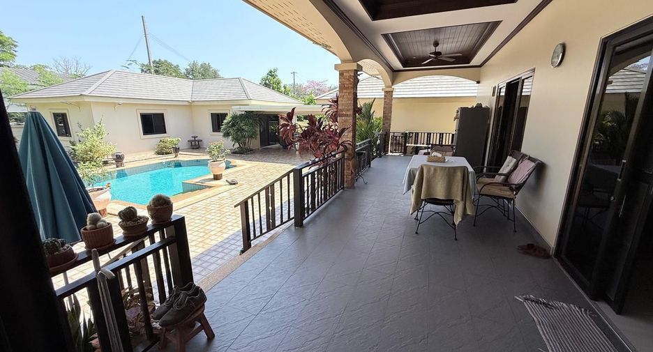 For sale 3 bedrooms villa in Cha Am, Phetchaburi