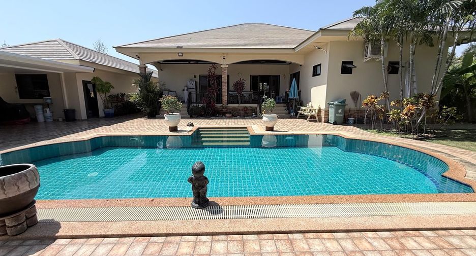 For sale 3 bedrooms villa in Cha Am, Phetchaburi