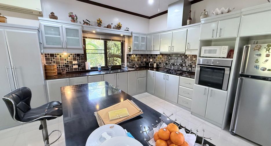 For sale 3 bedrooms villa in Cha Am, Phetchaburi