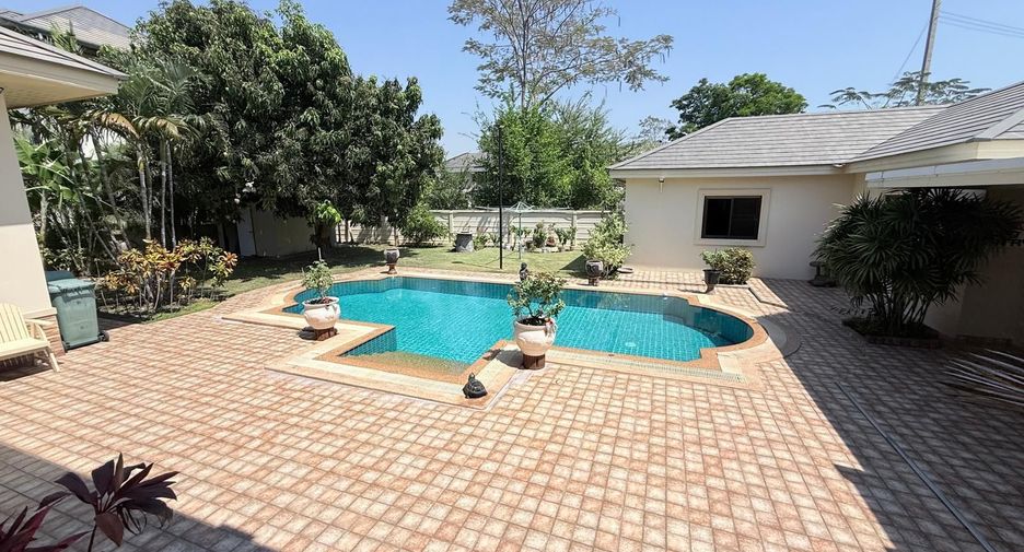 For sale 3 bedrooms villa in Cha Am, Phetchaburi