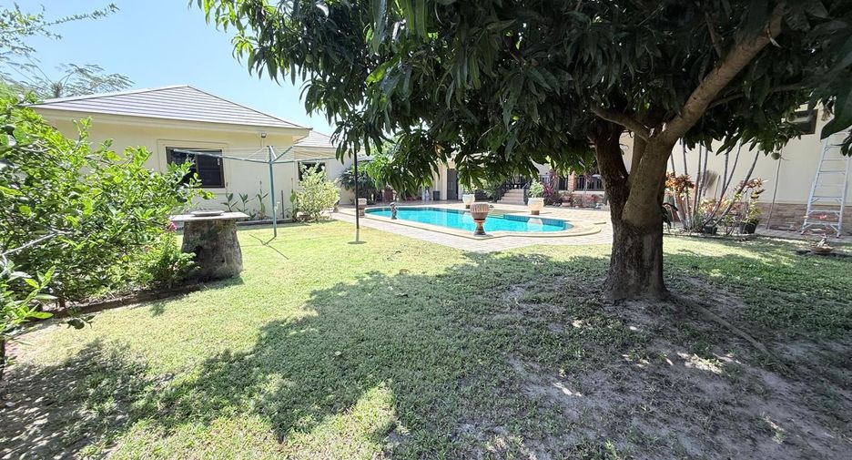 For sale 3 bedrooms villa in Cha Am, Phetchaburi