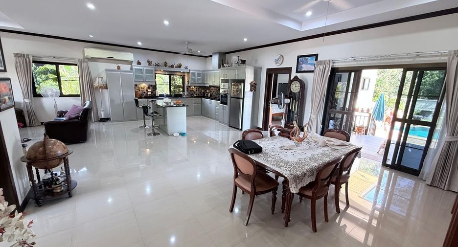 For sale 3 bedrooms villa in Cha Am, Phetchaburi