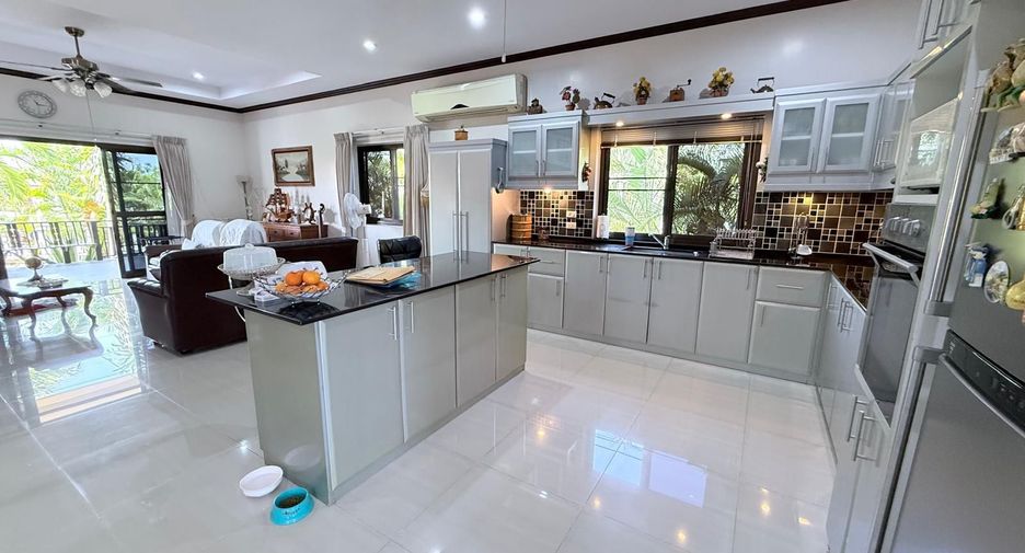 For sale 3 bedrooms villa in Cha Am, Phetchaburi