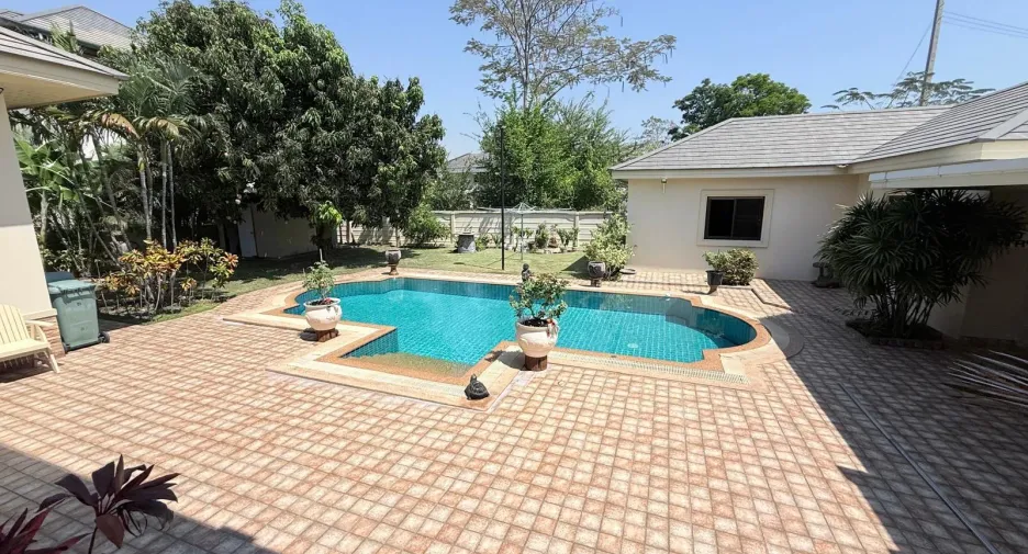 For sale 3 bedrooms villa in Cha Am, Phetchaburi
