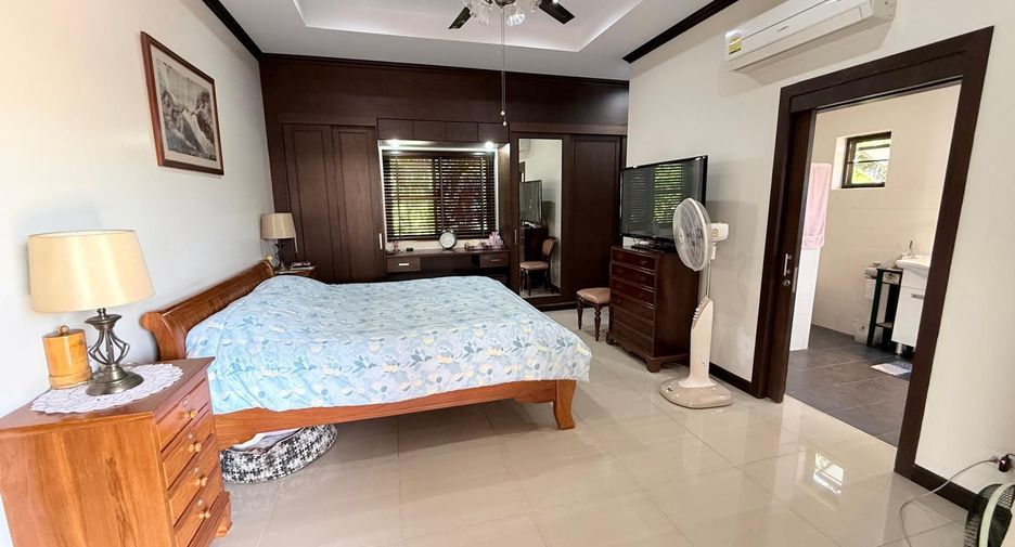 For sale 3 bedrooms villa in Cha Am, Phetchaburi