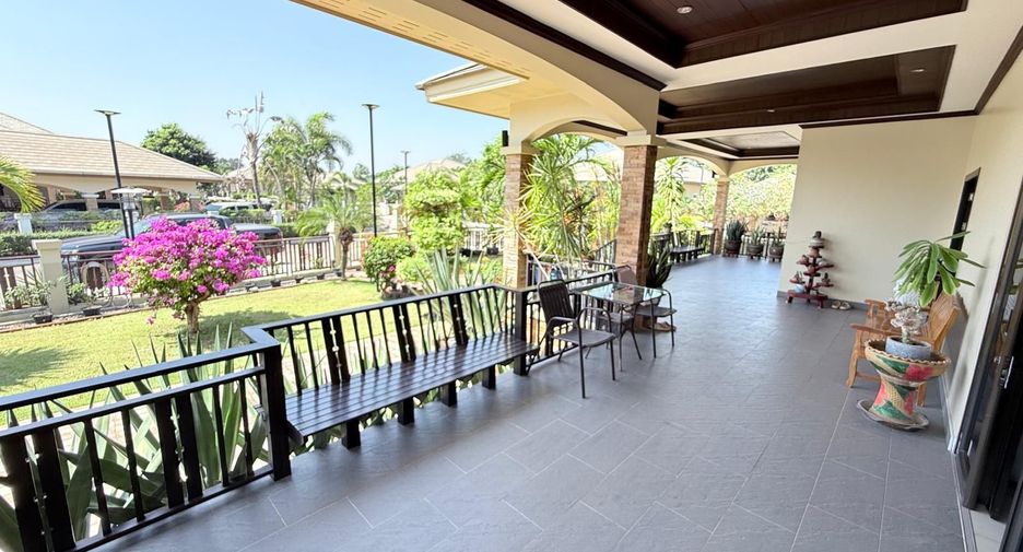For sale 3 bedrooms villa in Cha Am, Phetchaburi