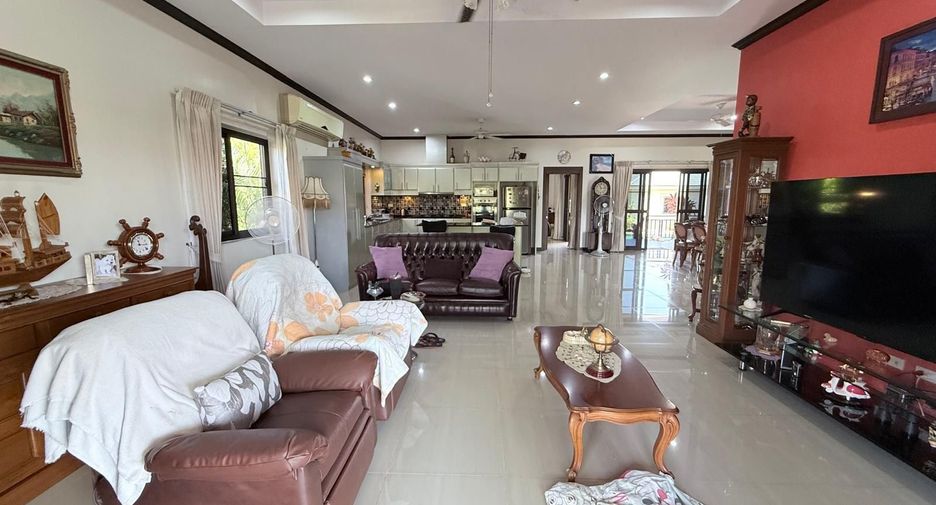 For sale 3 bedrooms villa in Cha Am, Phetchaburi