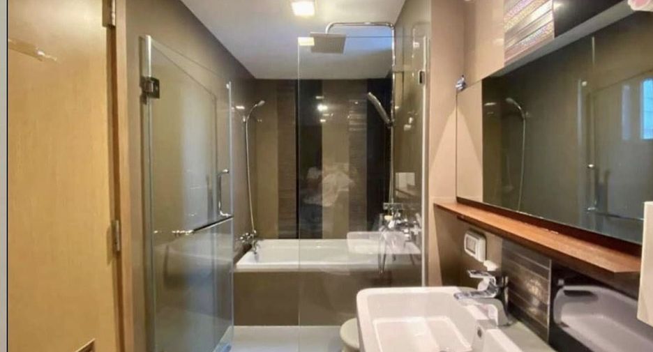 For rent 2 bedrooms condo in Watthana, Bangkok