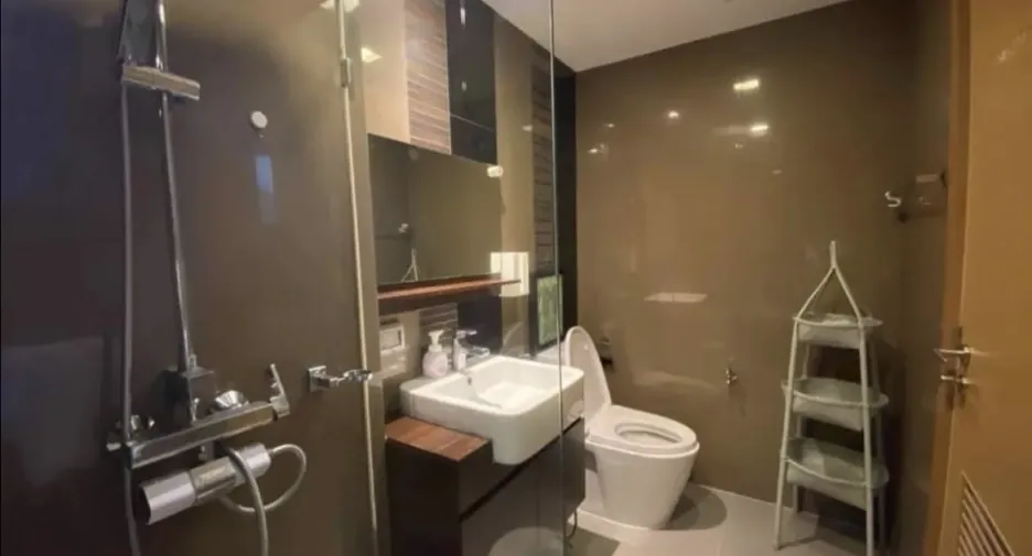 For rent 2 bedrooms condo in Watthana, Bangkok