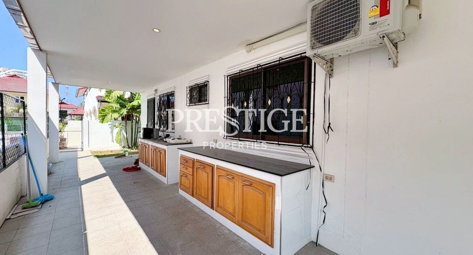 For rent 4 ベッドルーム house in Bang Lamung, Chonburi